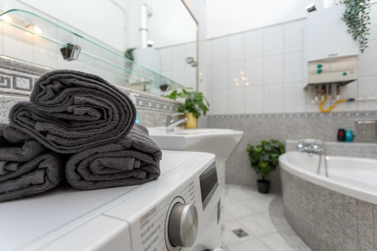 Emerald Suite With Free Parking Budapest Extérieur photo