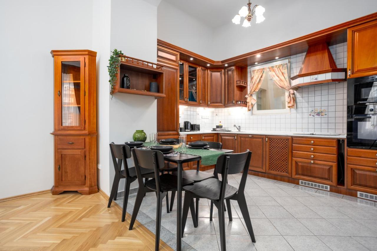 Emerald Suite With Free Parking Budapest Extérieur photo