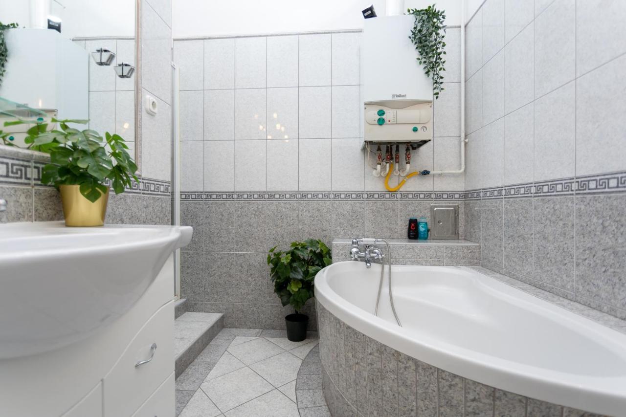 Emerald Suite With Free Parking Budapest Extérieur photo