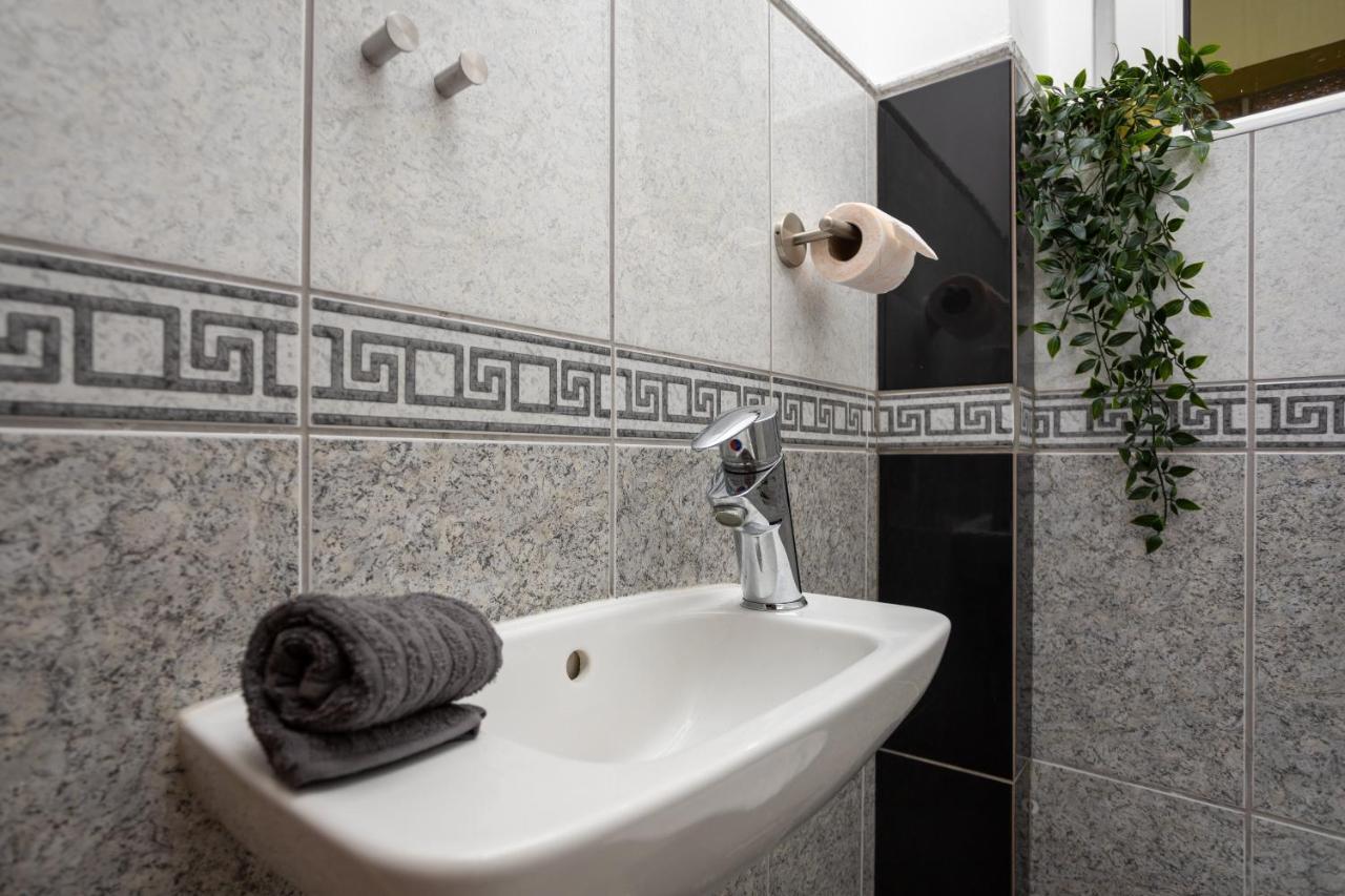 Emerald Suite With Free Parking Budapest Extérieur photo