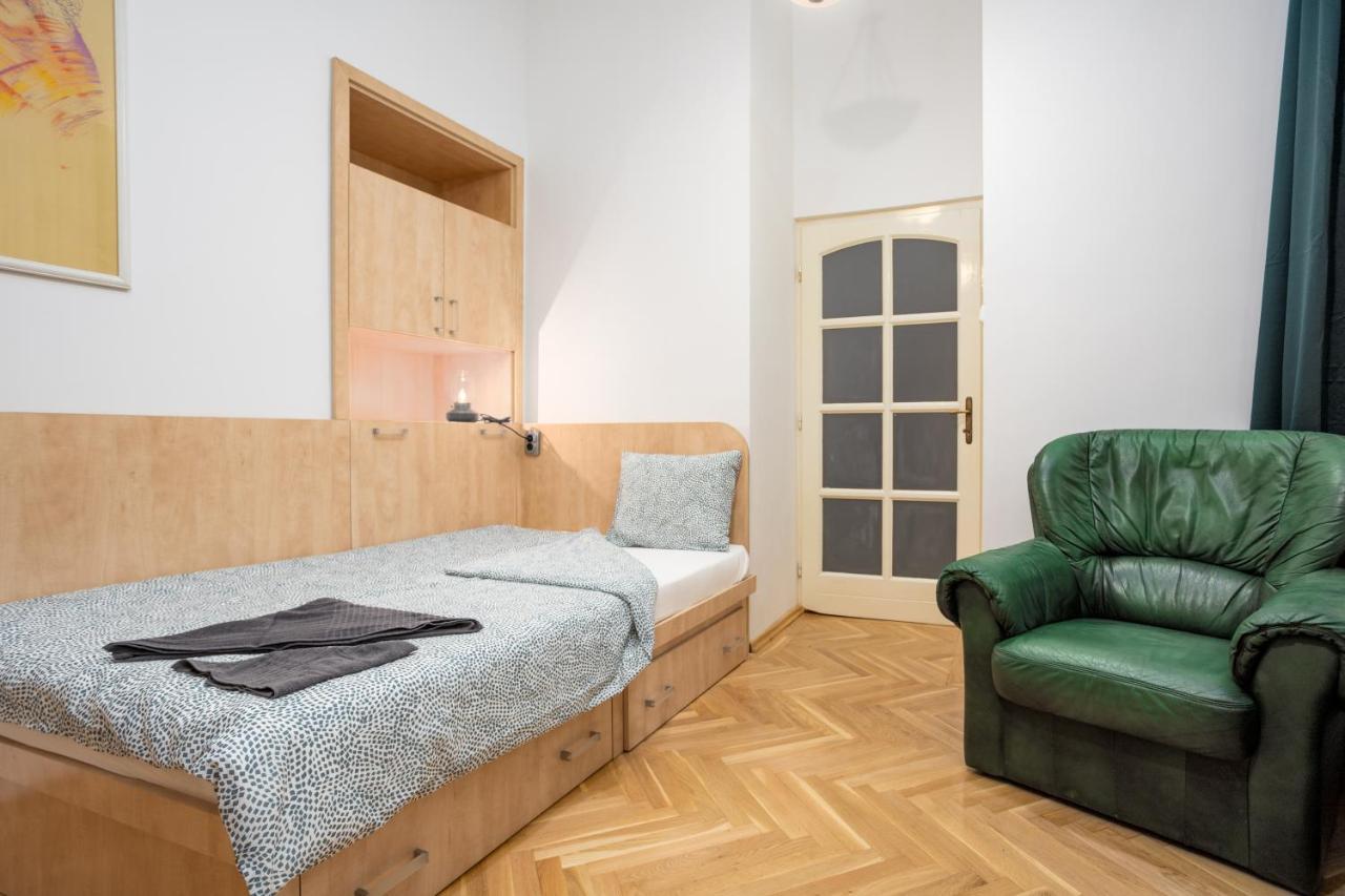 Emerald Suite With Free Parking Budapest Extérieur photo